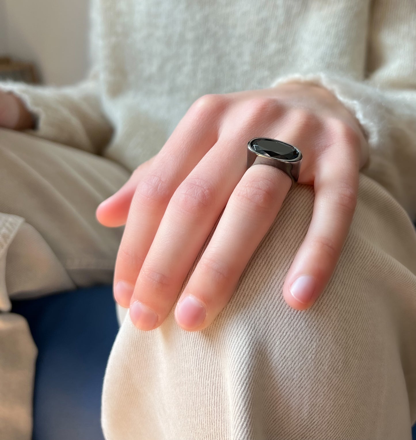 Signet ring in silver and black zircon