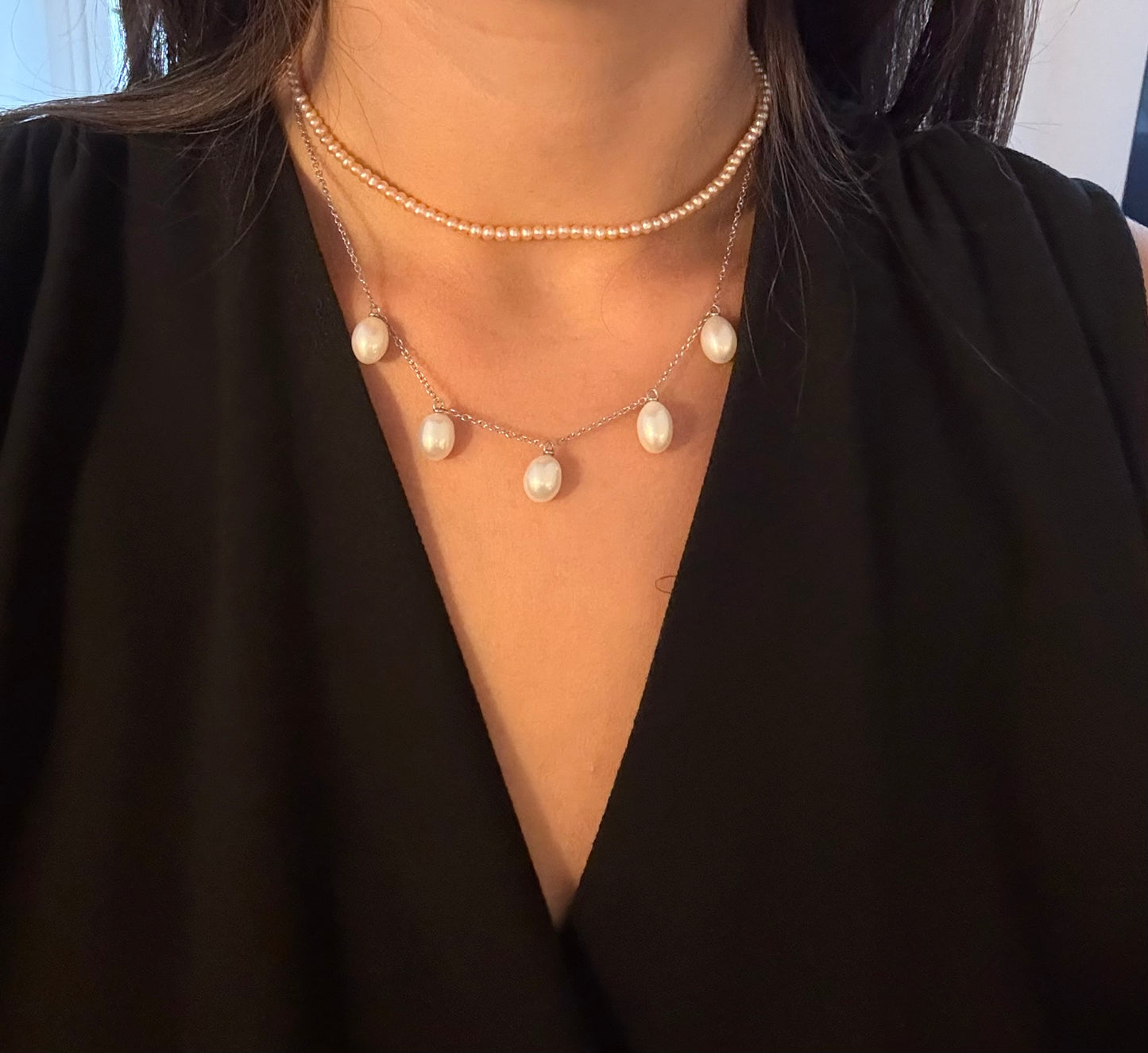 Silver necklace with natural pearls