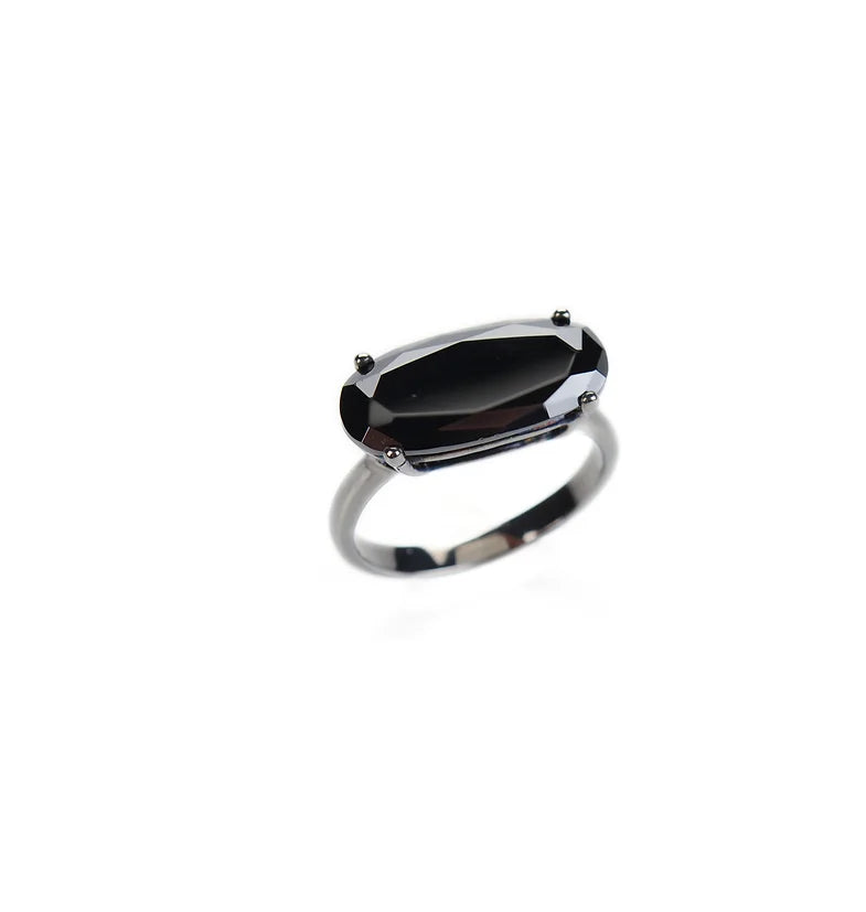 Anello argento e zircone nero