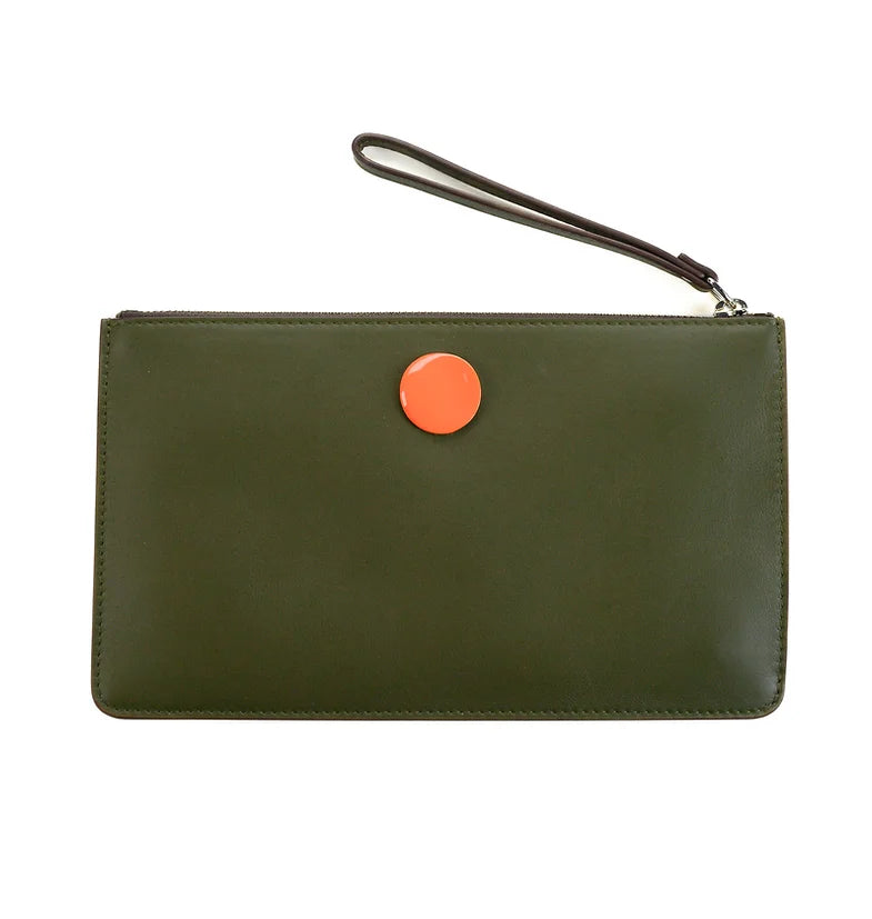Pochette in pelle verde con dettaglio in argento smaltato