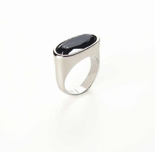 Signet ring in silver and black zircon