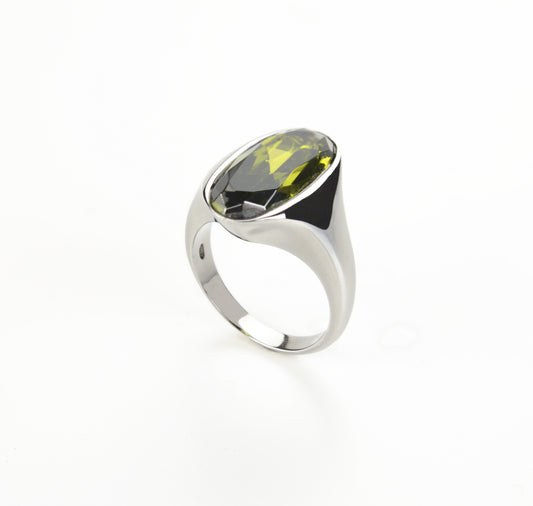 Cocktail ring in sterling silver and green zircon