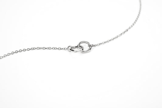 Infinity bracelet in white gold and diamonds