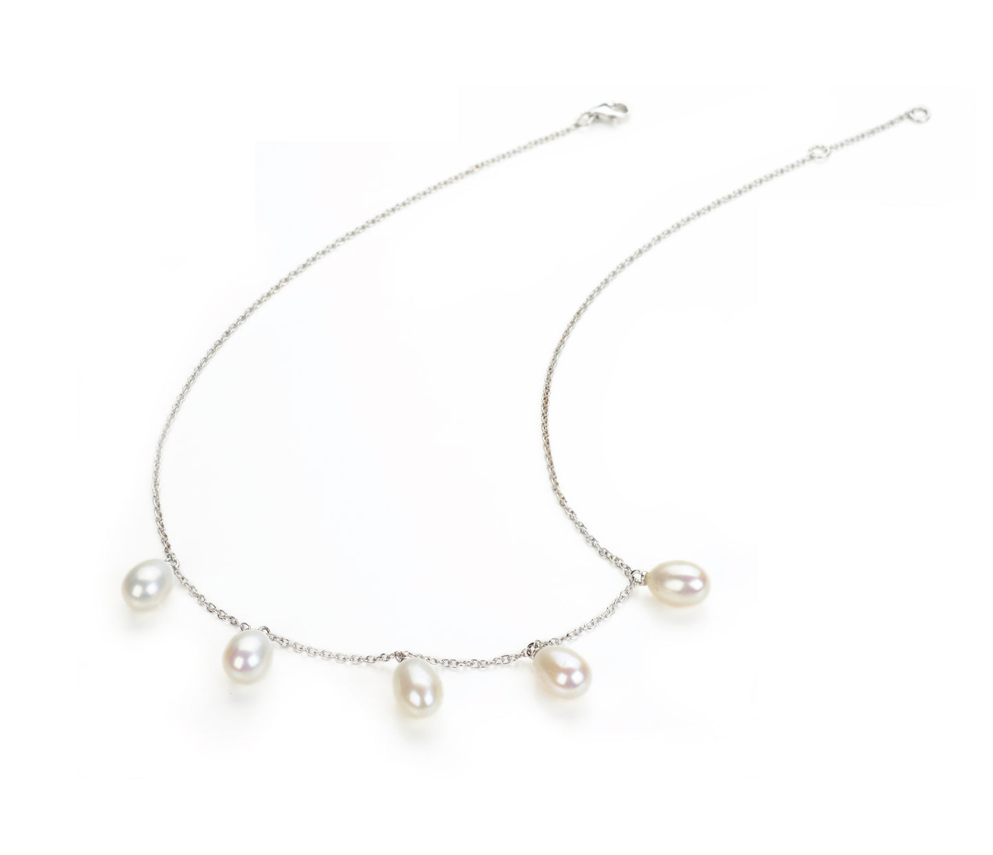 Silver necklace with natural pearls