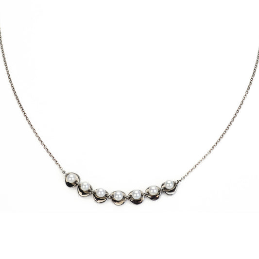 Silver necklace with little pearls