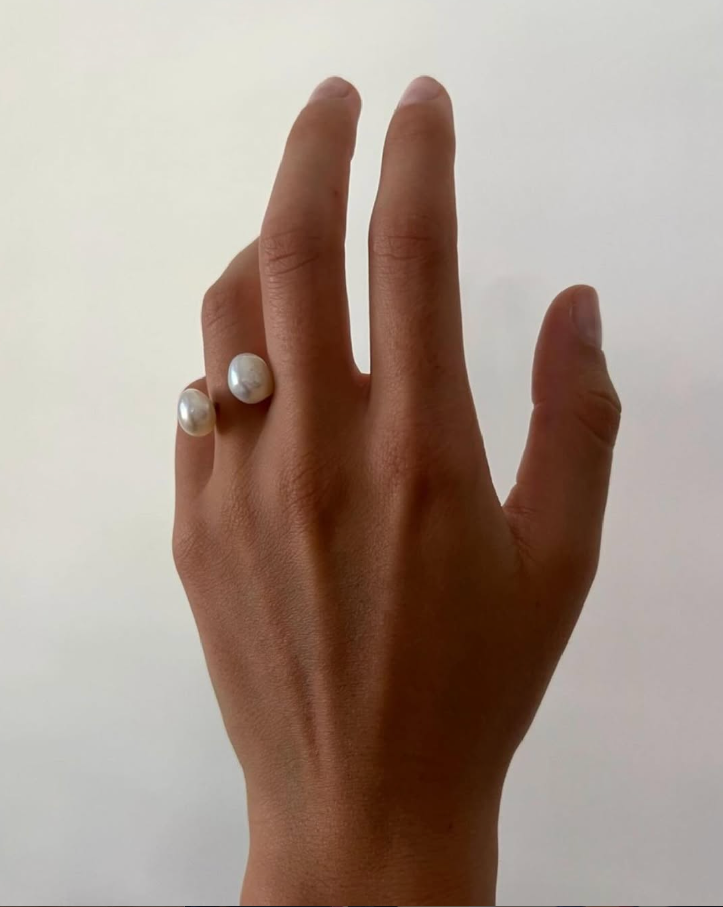 Open ring in sterling silver and pearls