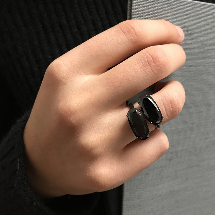 Ring with black zircon