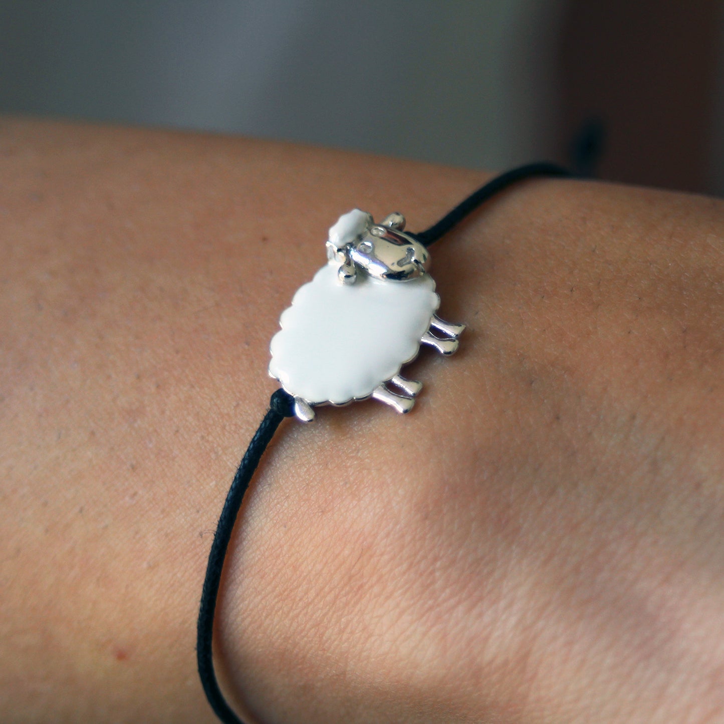 White sheep bracelet in sterling silver and enamel