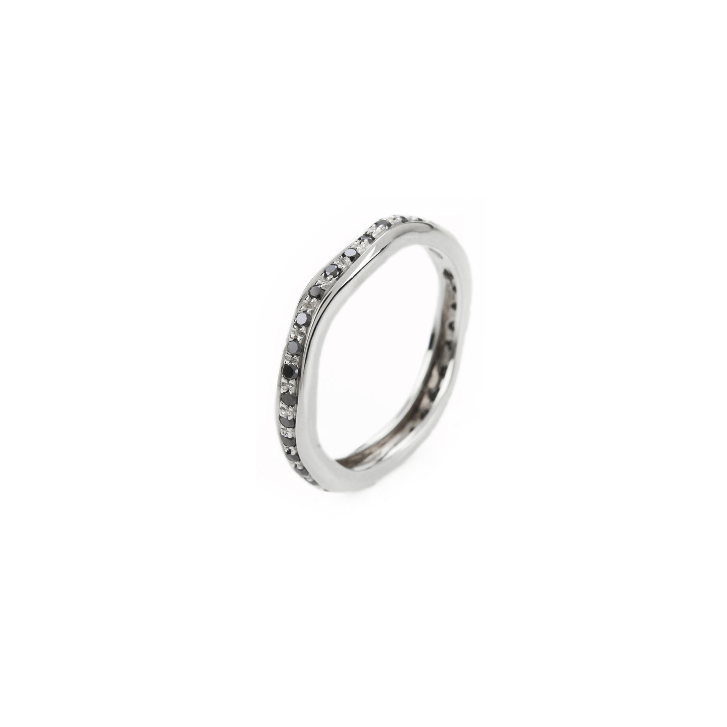Wavy eternity ring in gold and black diamonds
